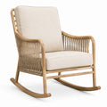 Sedia a dondolo in legno e rattan con cuscini beige